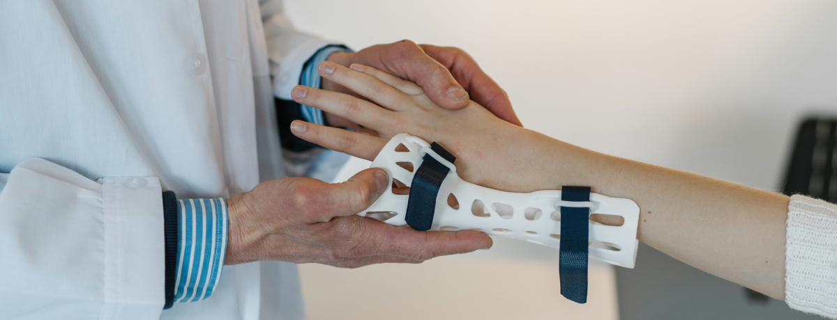 bandage-hand