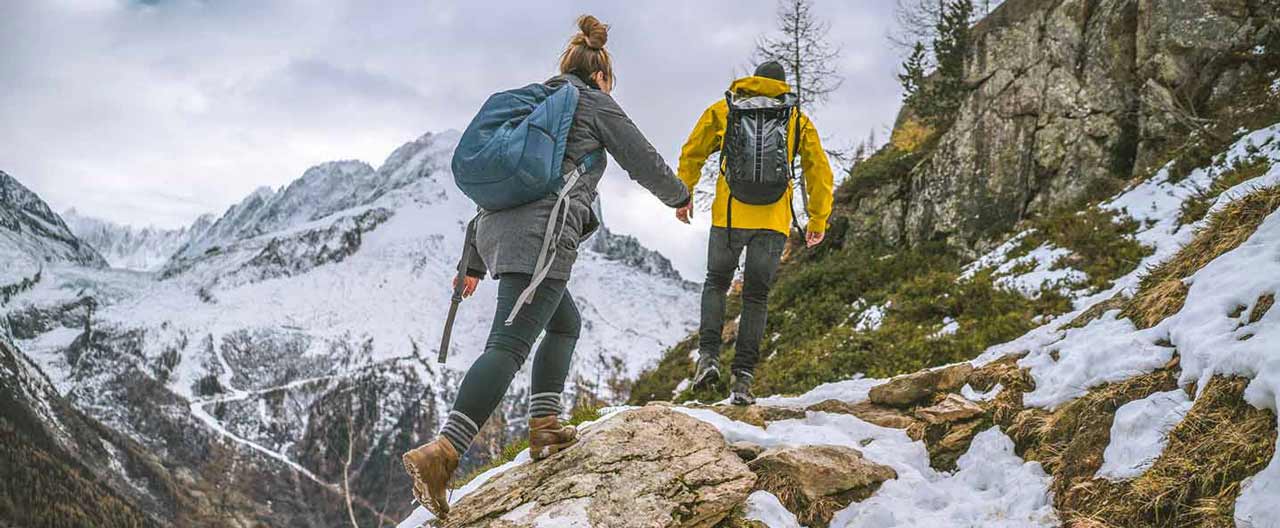 couple travelling