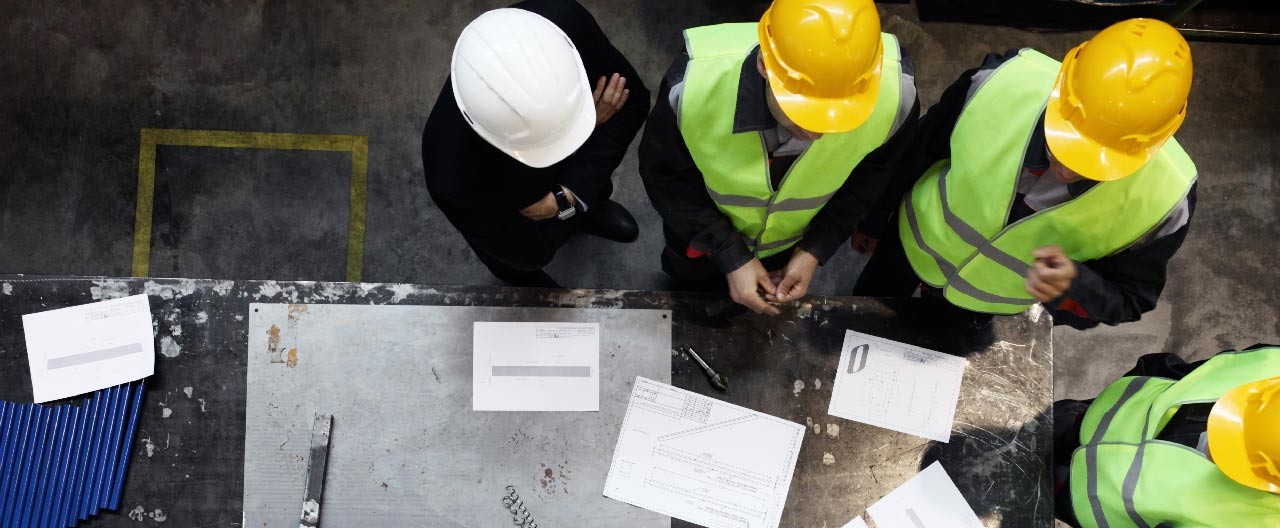 construction workers planning