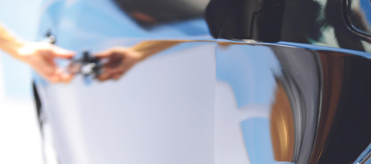 medical-sales-rep-driving