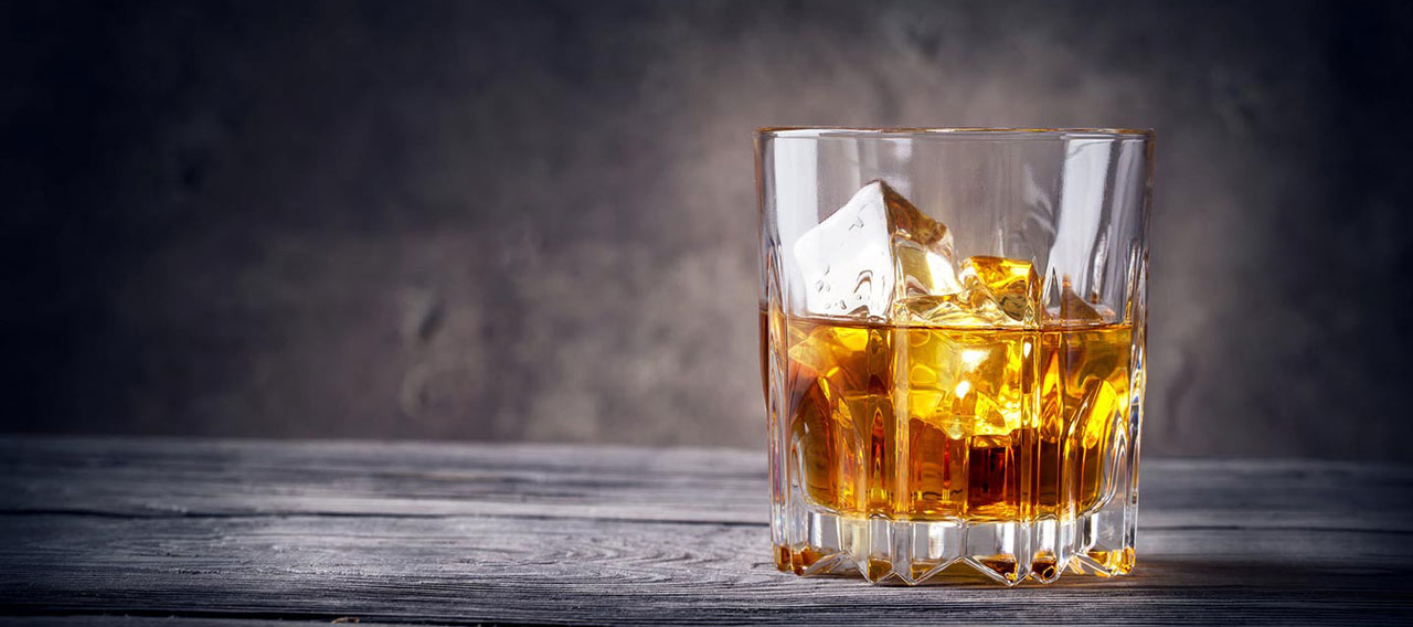 whisky with ice cubes